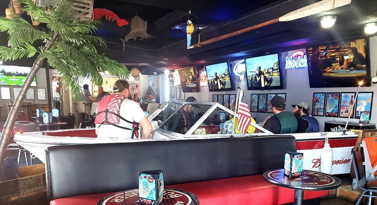 Dive Inn — photo 4